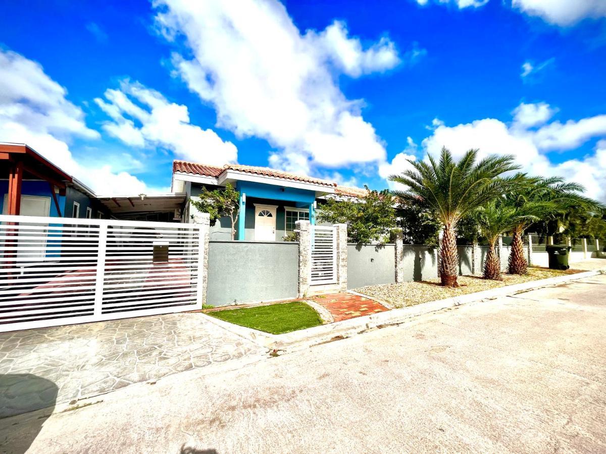 Villa La Casita Torres à Oranjestad Extérieur photo