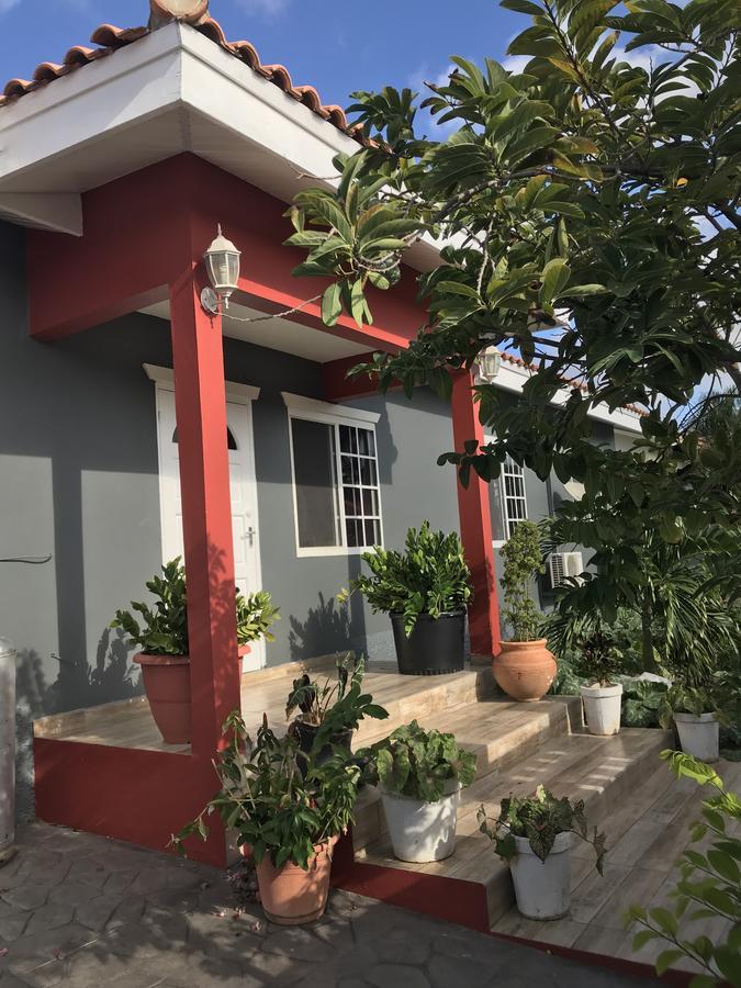 Villa La Casita Torres à Oranjestad Extérieur photo