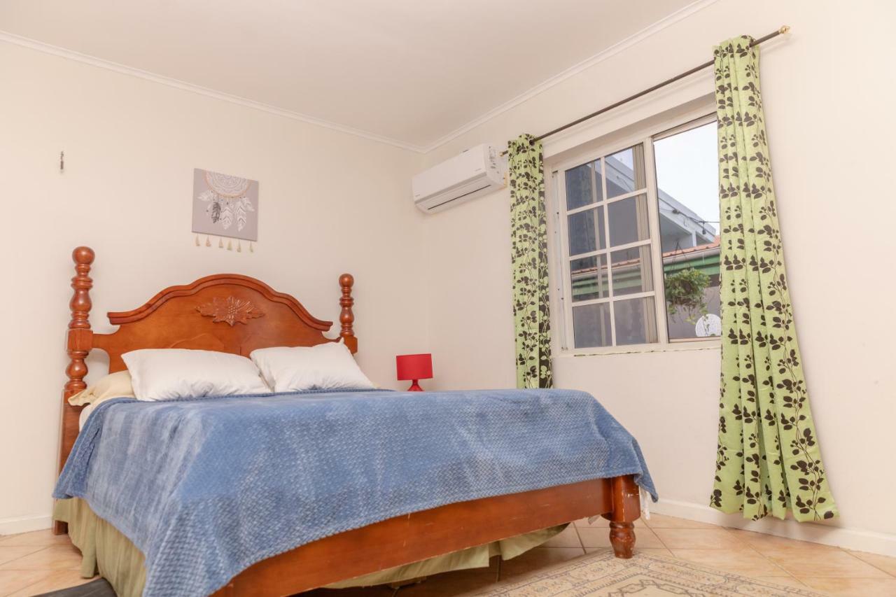 Villa La Casita Torres à Oranjestad Extérieur photo