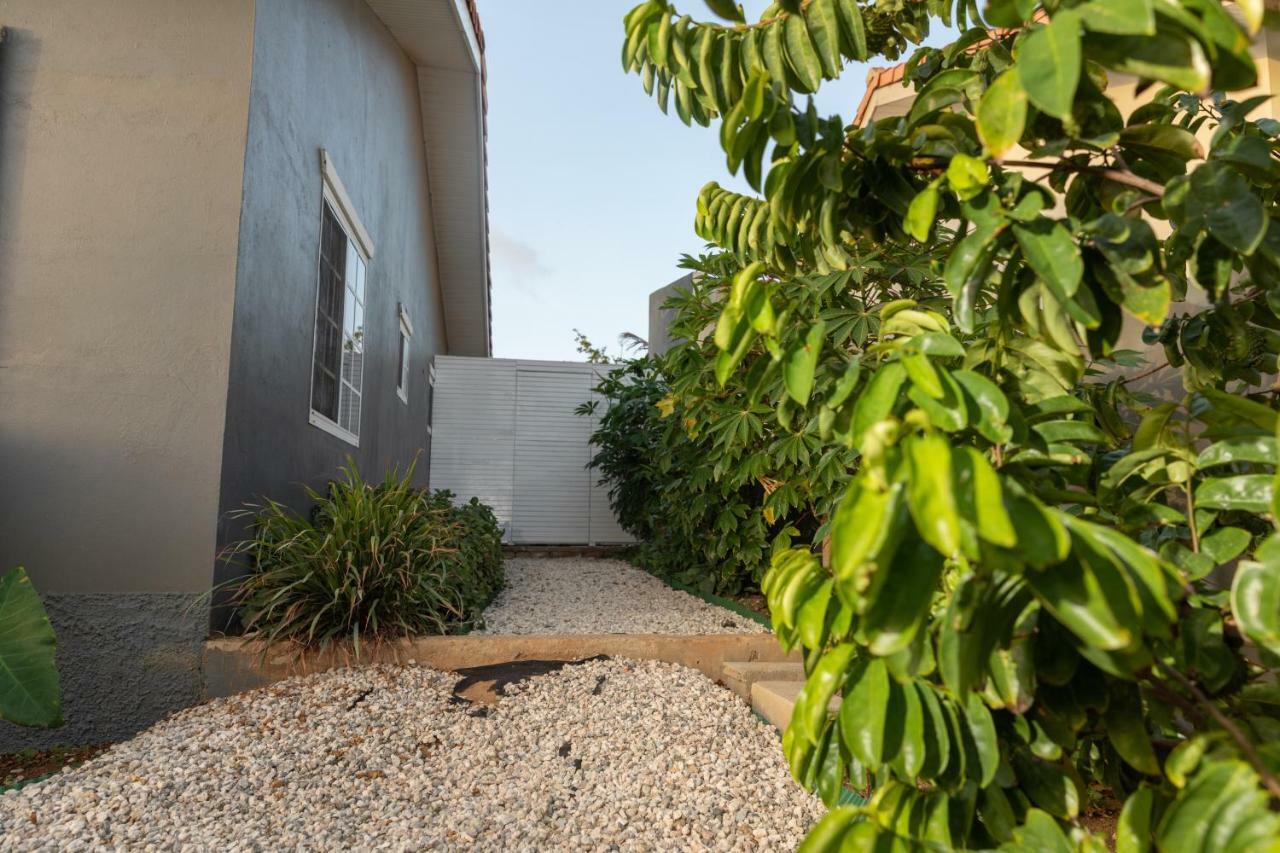 Villa La Casita Torres à Oranjestad Extérieur photo