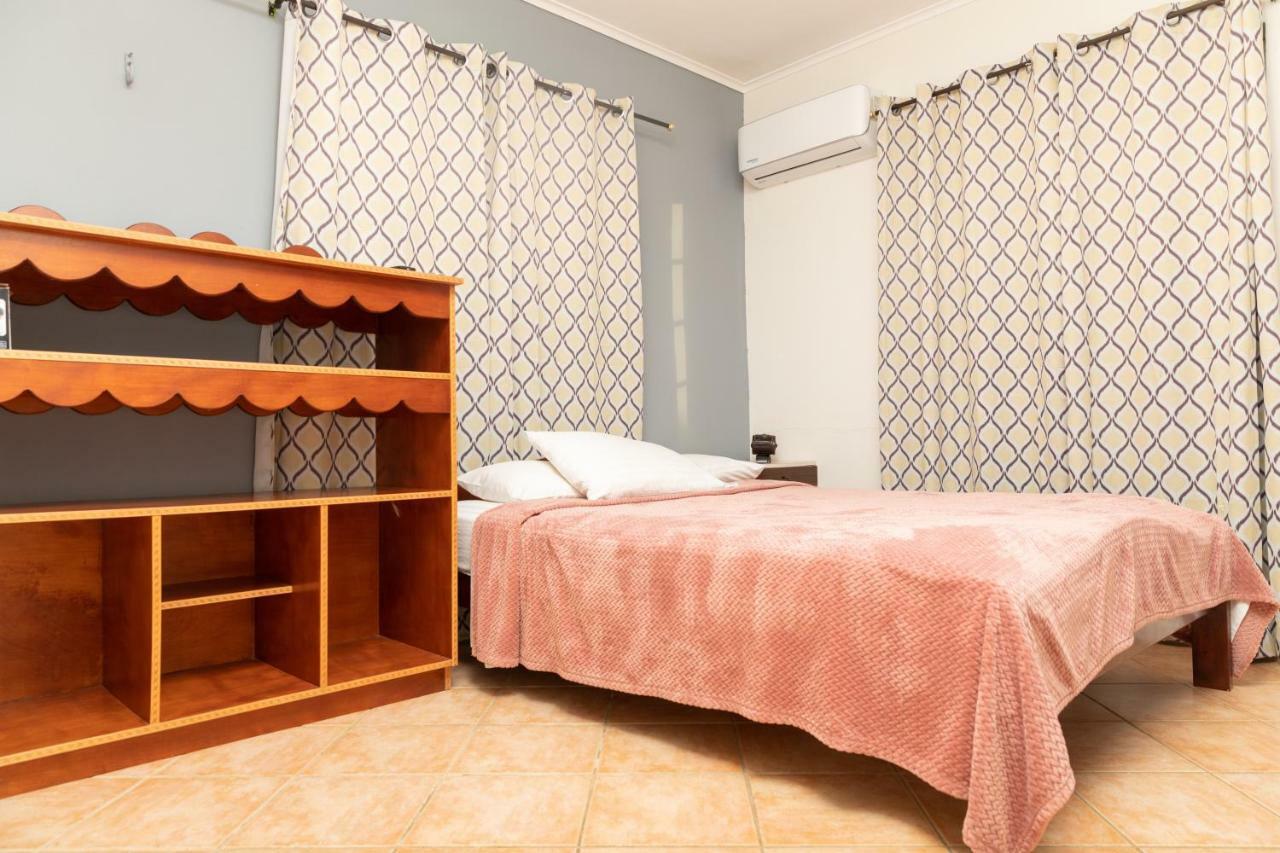 Villa La Casita Torres à Oranjestad Extérieur photo