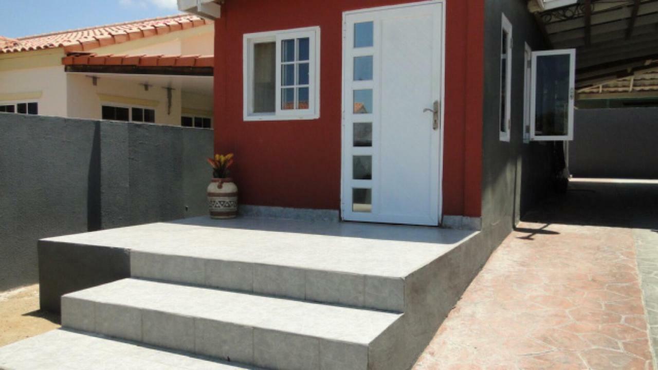 Villa La Casita Torres à Oranjestad Extérieur photo
